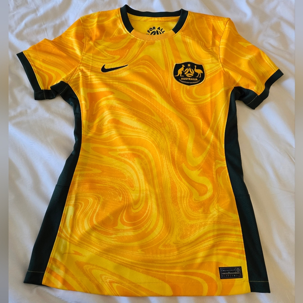 NIKE Australia Soccer Football Woman's Home Authentic Jersey - NWT